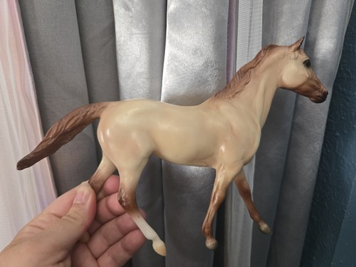 Plastic Toy Horse - Imagen 2 de 3