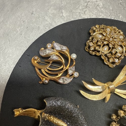 VINTAGE & Modern Brooch Job Lot Mixed Bundle Pretty 10 Lapel Pin Wear Resell - Picture 10 of 12