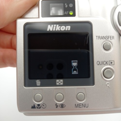 Nikon Coolpix 775 2.1MP Zoom Digital Camera with Battery and SD card - Faulty - Picture 16 of 18