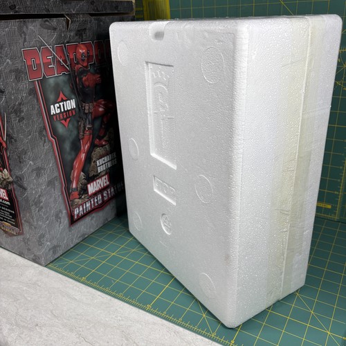 Bowen Designs Deadpool Action Statue #735 of 2100 Marvel Comics Avengers Limited - Picture 7 of 13