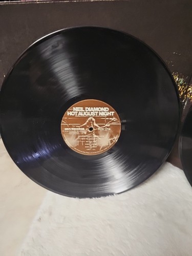 Neil Diamond Hot August Night LP (1972) MCA 2-8000 - Picture 12 of 18