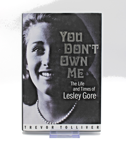 Biographie Lesley Gore couverture rigide avec DJ - You Don’t Own Me Book Tolliver