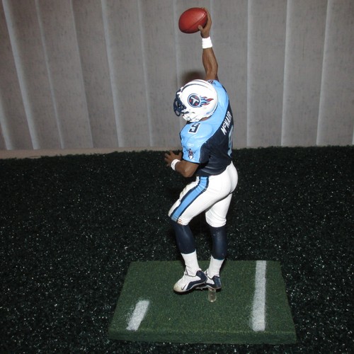 McFarlane 2004 Steve McNair Tennessee Titans NFL serie 8 (aperto/sciolto) - Foto 3 di 7