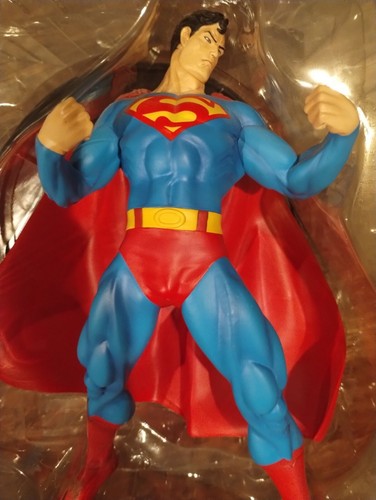 Kotobukiya Artfx Superman Statue 1/6 New - Picture 3 of 3
