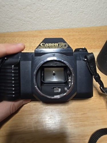 Vintage Canon T50 SLR Camera & Vivitar 35-100mm Lens  Fully Automatic Type  - Picture 21 of 24