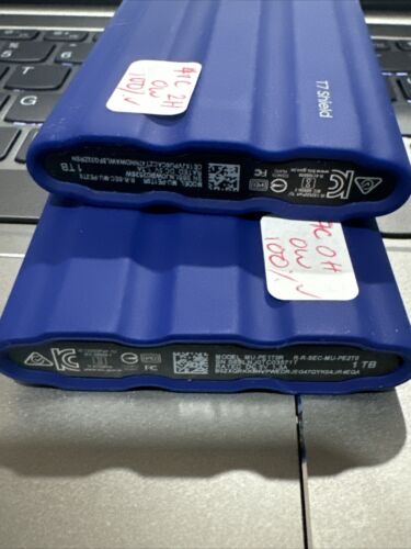 SSD externo Samsung T7 Shield 1 TB USB 3.2 azul MU-PE1T0R/AM 100 % buena salud 0 W - Imagen 2 de 3