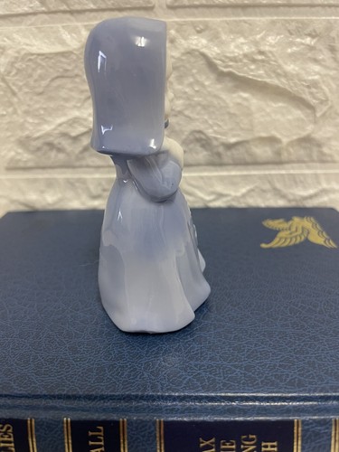 Vintage Lego Japan ceramic Blue Praying Nun Figurine - Picture 3 of 8