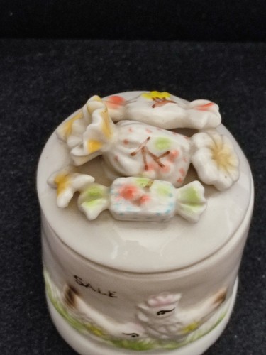 Contenitore per sale da collezione in porcellana in rilevo - Picture 4 of 8