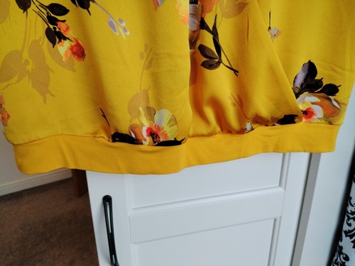Matalan NEW Ladies Yellow Silky Floral Blouse Holiday Stretchy Back Size 12 - Picture 3 of 7