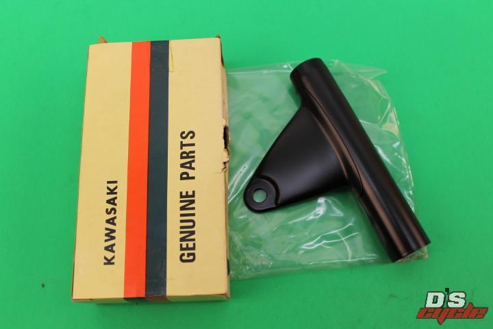 K様　S NOS NEW OEM FACTORY KAWASAKI 1974 1975 G3SS LEFT FORK COVER
