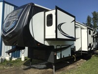 2015 HEARTLAND ROAD WARRIOR 425