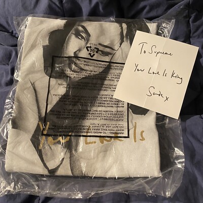 SUPREME Sade Photo Tee Shirt Navy Medium Box Logo SS17