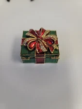 Monet Trinket Box Magnetic Collectible Red Enamel Keepsake Christmas Bow  