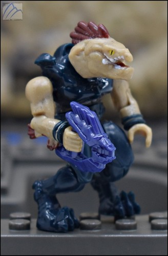 HALO MEGA BLOKS COVENANT BLUE STORM JACKAL MINI FIGURE 97208 SPARTAN BATTLE PACK - Picture 2 of 5