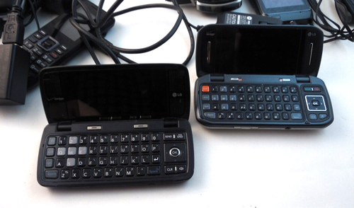 Teléfonos abatibles de colección, AT&T, Verizon, Motorola, Razor, Kyocera, cargadores, chatarra dorada - Imagen 3 de 24