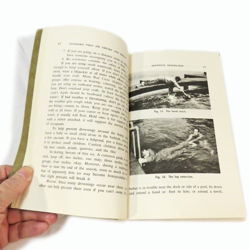 Vintage The American Red Cross First Aid Book 35th Printing 1970 - Imagen 15 de 20
