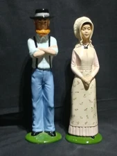 VINTAGE AMISH PILGRIM STATUES MAN WOMAN BYRON MOLDS FIGURINES - Beautiful!
