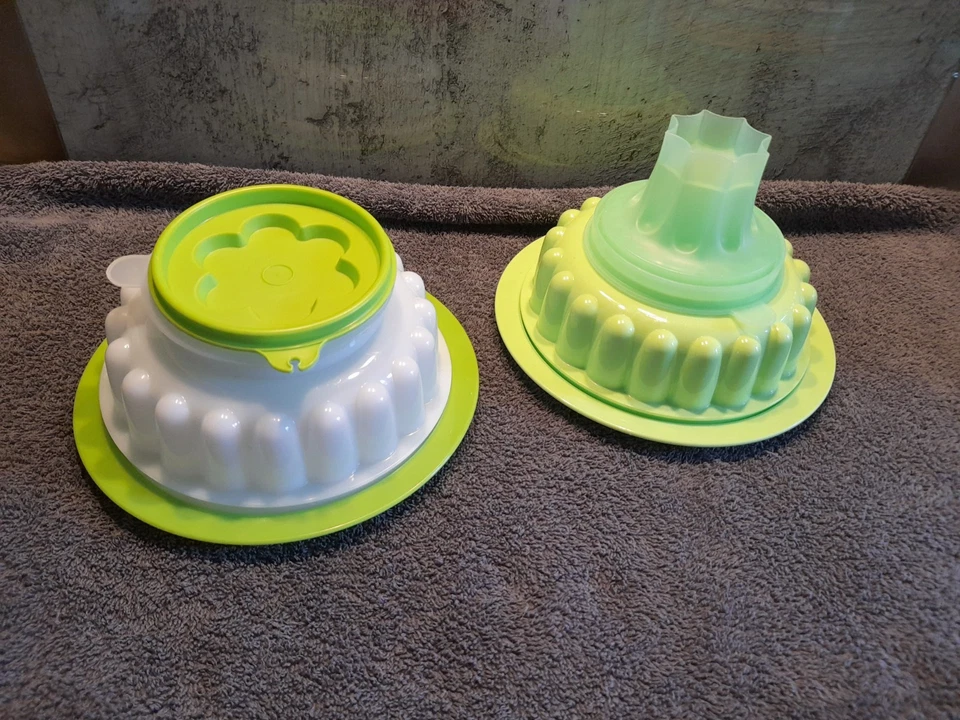 TUPPERWARE *     3 x  Charlotte  Puddingform  * Pink  *  Grün / Weiss  * - Bild 4 von 4