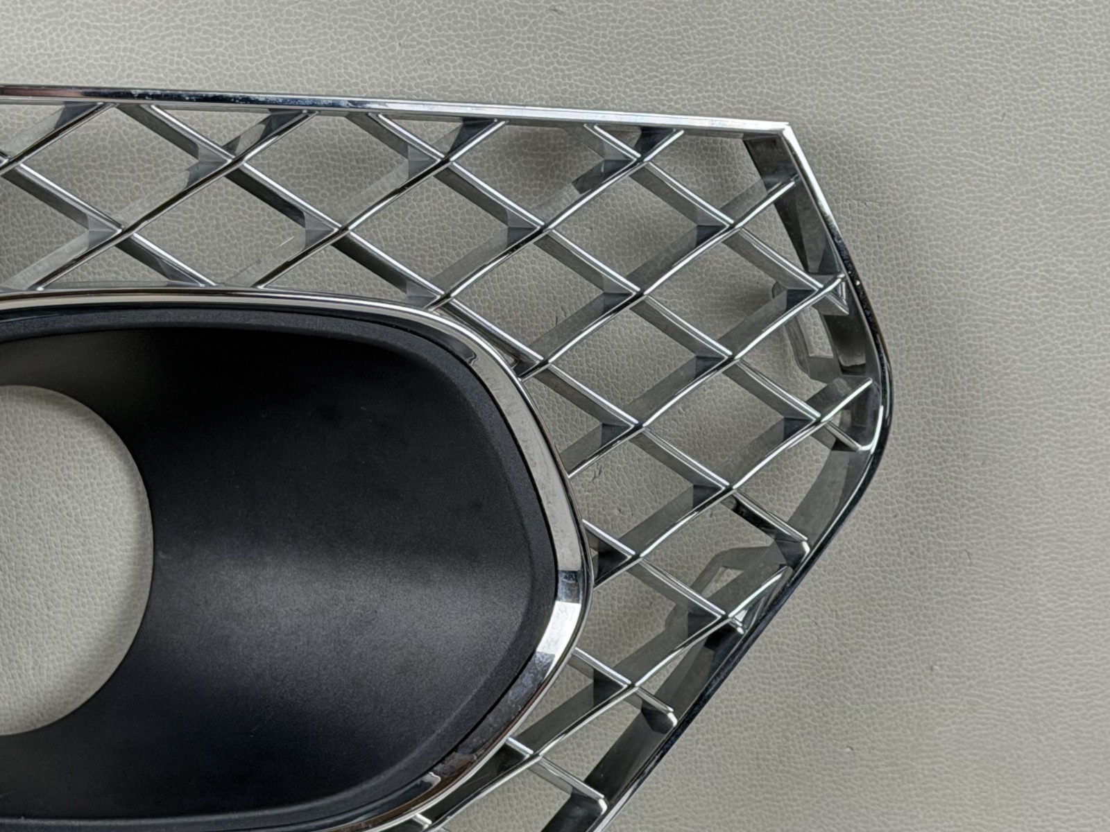 2021-2023 Bentley Bentayga Right Passenger RH Front Lower Side Chrome Grille OEM