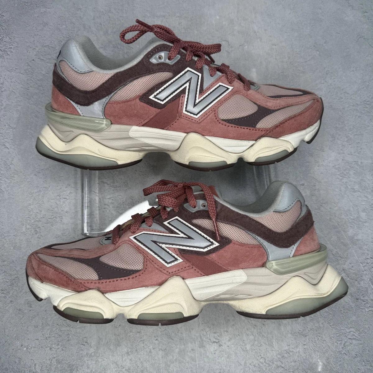 Preços baixos em New Balance 9060 Cherry Blossom Pack - Mineral