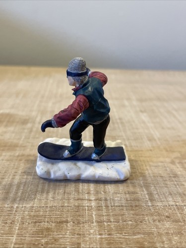 Estatuilla de snowboard vintage Lemax Christmas Village - Imagen 4 de 6