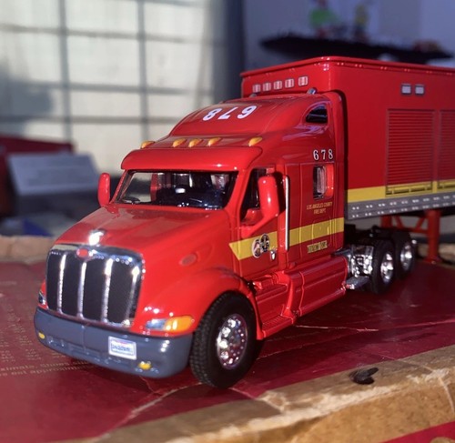 Kitbash Peterbilt 387 Puesto de Mando Móvil Departamento de Bomberos del Condado de Los Ángeles 1-1 - Imagen 6 de 24