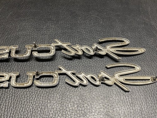 Ford F-Series F100 Truck ORIG FRONT FENDER SPORT CUSTOM EMBLEM - Picture 4 of 10