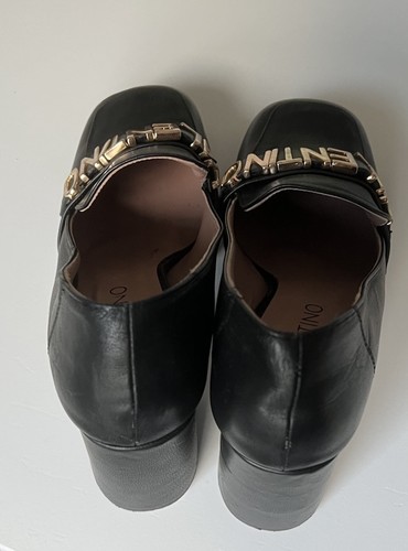 Valentino Block Heel Loafer Logo w/gold logo Mario Valentino Rosalind 9/10 READ - Picture 9 of 19