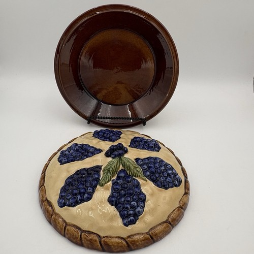 Vintage Ceramic Blueberry Pie Dish Covered Casserole Server Brown Glaze 10.5” - Picture 5 of 10