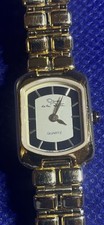 Woman’s Oscar de La Renta Quartz Gold Tone New Battery