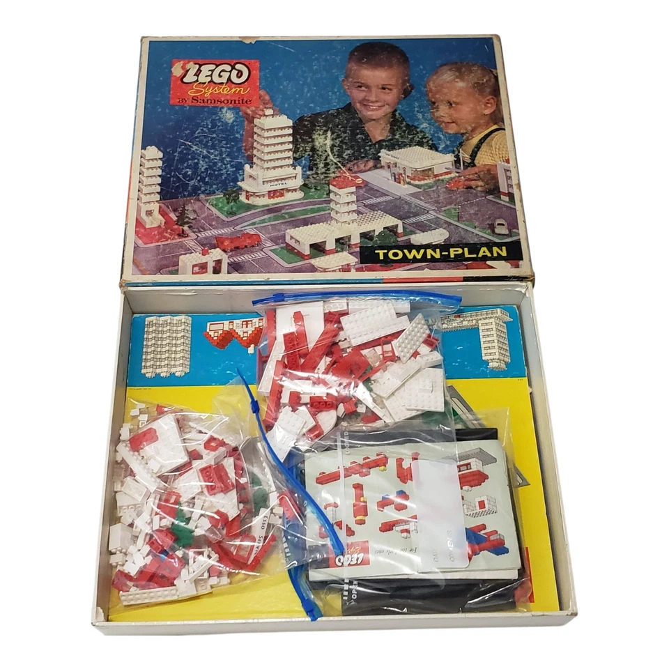 Rare Vintage 1961 LEGO System 725 Town Plan with box and parts By Samsonite - Image 3 of 4