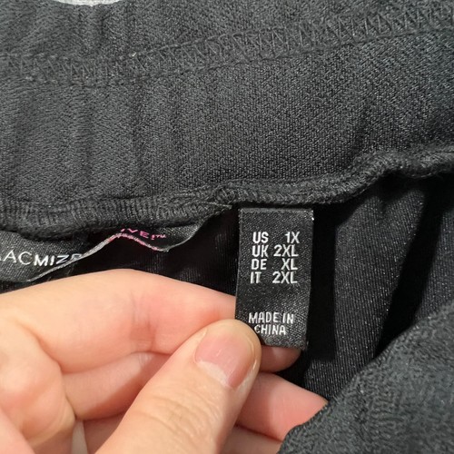 Isaac Mizrahi Live! Regular Pebble Knit Slim Leg Ankle Pant Pitch Black, Size 1X - Picture 4 of 9