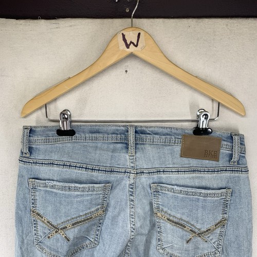 BKE Jeans Herren 34x34 Tyler helle Waschung blau Denim Schnurrhaare bestickte Taschen - Bild 14 von 22
