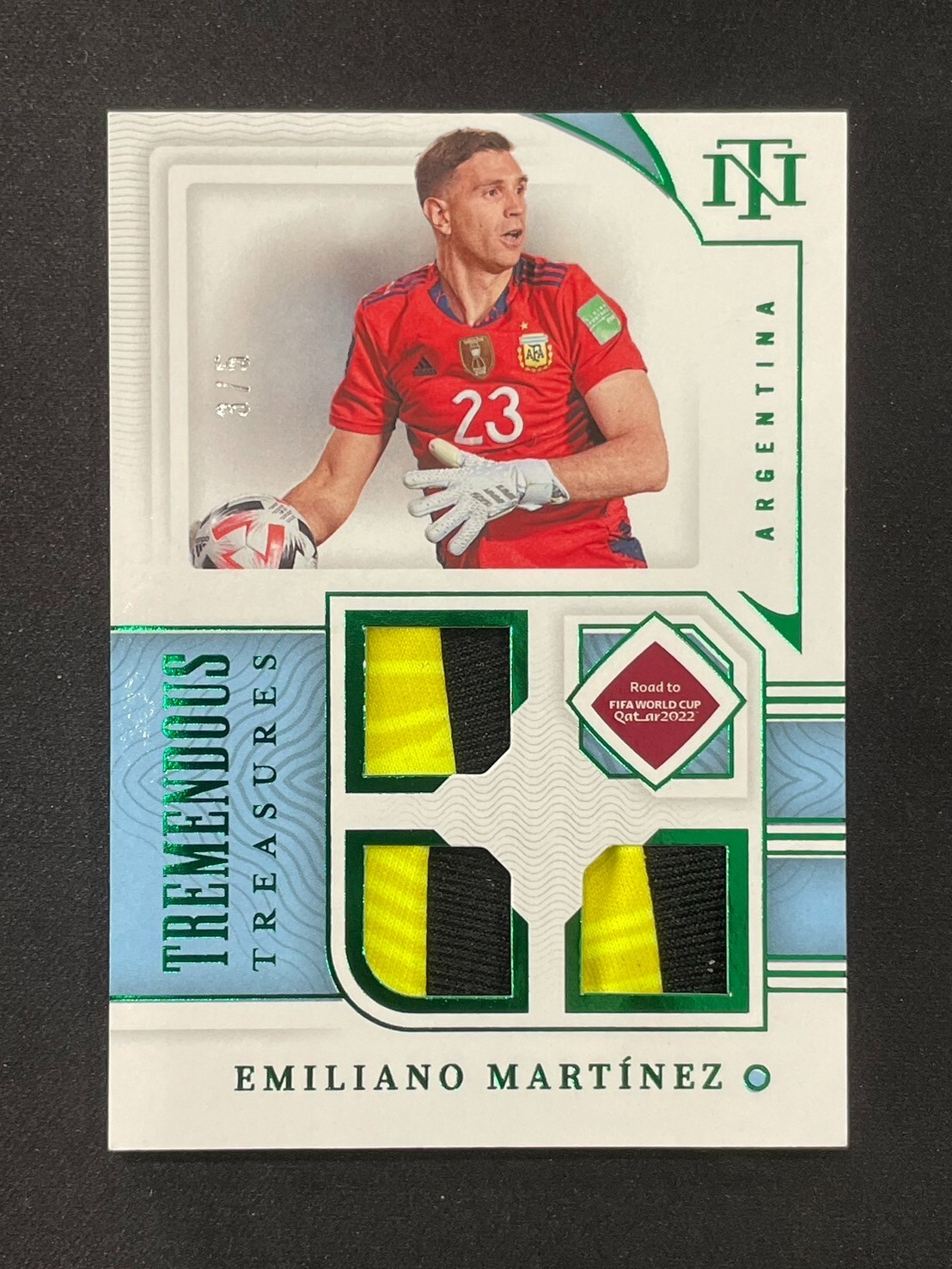 2022 Panini National Treasures Emiliano Martinez Patch /5 Argentina World Cup