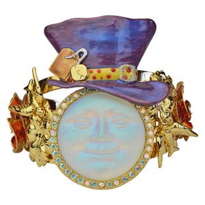 Kirks-Folly-Red-Roses-Glass-Seaview-Moon-Mad-Hatter-Cuff-Bracelet-Goldtone