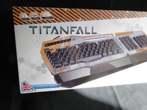 NEW RGB Mad Catz STRIKE 3 TITANFALL WIRED GAMING KEYBOARD - Picture 4 of 6