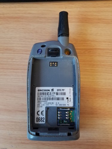 UNTESTED RARE ERICSSON T20e VINTAGE FLIP FLOP CELL PHONE GSM CELLULAR TELEPHONE - Picture 2 of 3