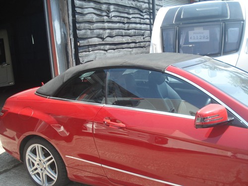 Mercedes-Benz E 250 Convertible - Picture 6 of 10