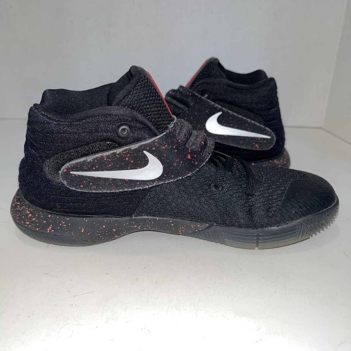 Nike Kyrie 2レッド/ブラック シューズ(男性用) NIKE ナイキ カイリー フライトラップ 2 Kyrie Flytrap II