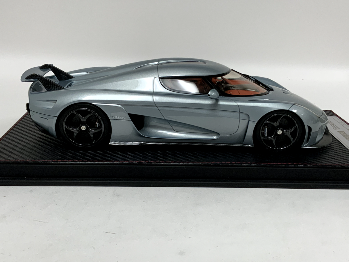 1/18 FrontiArt Avant Koenigsegg Regera in Light Blue Leather