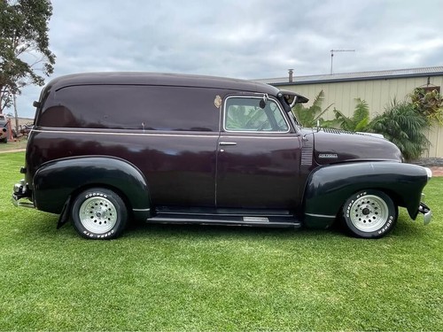 1947 Chevrolet Panel Truck V8 Auto. - Picture 4 of 11