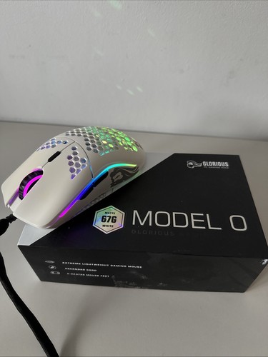 Glorious Model O Wired Matte White Gaming Mouse 67 Grams - Afbeelding 5 van 7