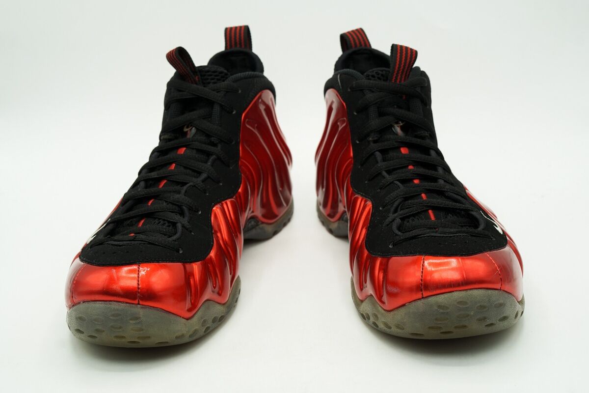 NIKE AIR FOAMPOSITE ONE SIZE 9.5 METALLIC VARSITY RED WHITE NIKE AIR FOAMPOSITE ONE SIZE 9.5 METALLIC VARSITY RED WHITE