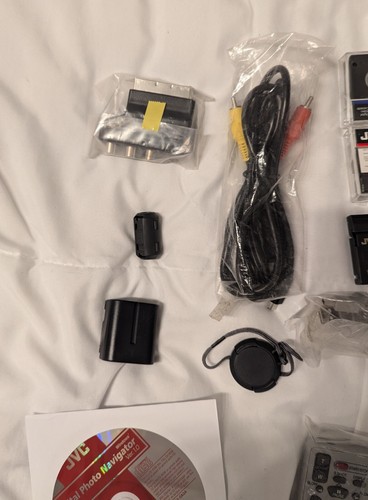 JVC Gr-d270ek Digital Video Camera Spares Or Repair - Picture 6 of 9