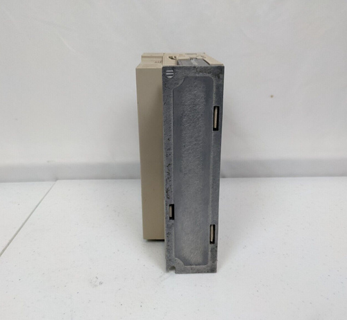 Yaskawa SGDV-1R6AE1A 3PH 0-230V 1.6A 200W SGDV1R6AE1A Servopack - Picture 3 of 8