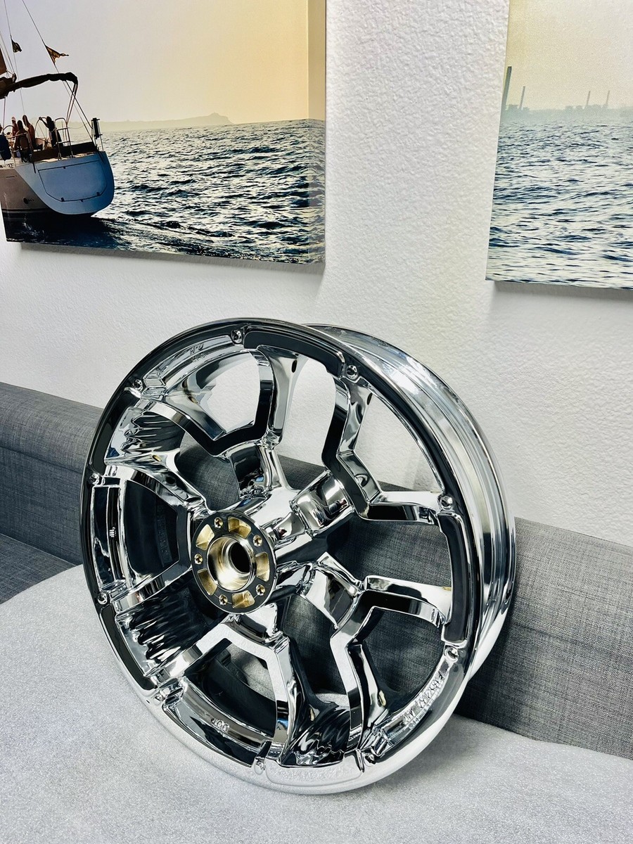 HARLEY 2018 -25 FAT BOY WHEEL Seismic Anniversary Front CHROME OEM