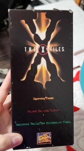The X-Files Boxed Set - Vol. 2 (VHS, 1996, 3-Tape Set) - Picture 1 of 7