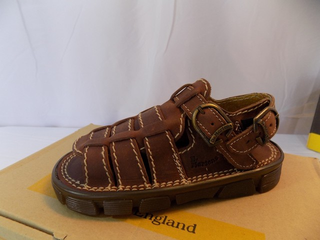 dr martens youth sandals