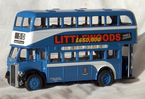 BUS Hull route 50 via Market Place Forward Models Daimler EDH-1350 - Picture 2 of 5