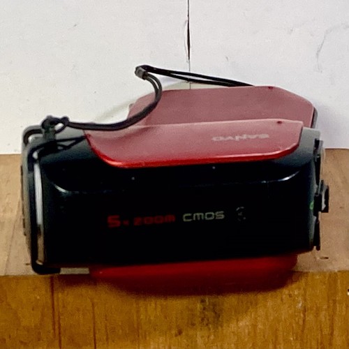 Sanyo Xacti CG 10 Dual Camera 10 Mega Photo & Videos Digital Camera No Charger - Picture 7 of 19